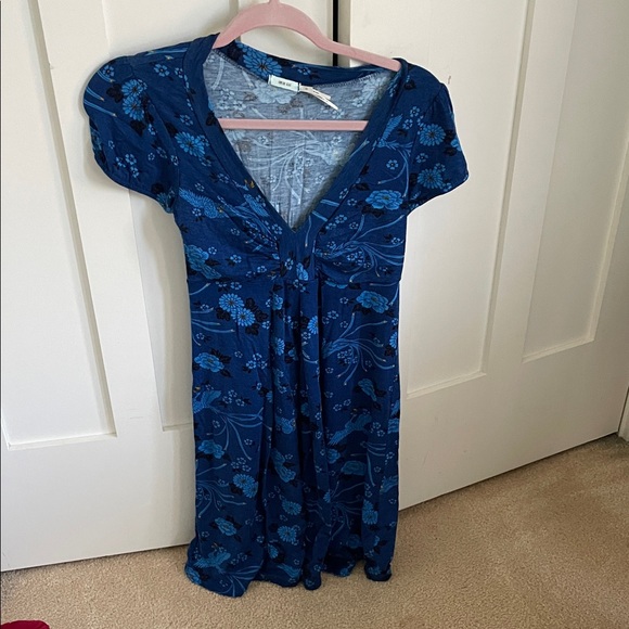 Kimchi Blue Dresses & Skirts - Kimchi Blue Soft Floral Dress in Great Condition